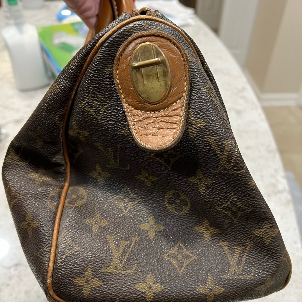 Louis Vuitton Brown Monogram Speedy Tote with Tan Handles - Picture 2 of 8